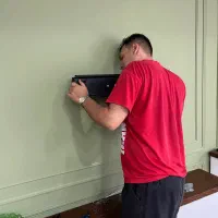 کارآموز برقکاری و دوربین مداربسته و کرکره برقی