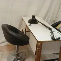 میز کاشت ناخن و آیینه کنسول|آرایشگاه و سالنهای زیبایی|فردوسیه, |دیوار