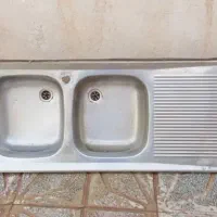 سینک همرا با شیر سالم