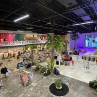 فروشنده اقا و خانوم