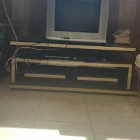 فروش تلویزیون و میز و...