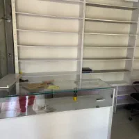 قفسه وویترین مغازه