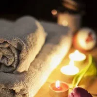 شمع تراپی و ماساژ درمانی