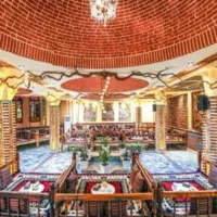 همکاری در سفره خانه و قلیان سرا