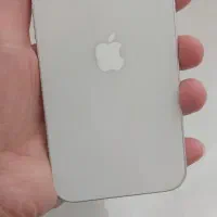 اپل iPhone 13 با حافظهٔ ۱۲۸ گیگابایت