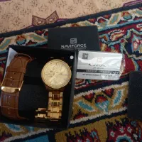 ساعت سه موتوره با یک بند اضافه