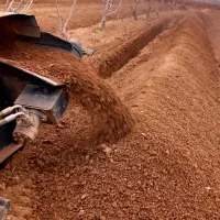 ترنچر کانال کن ، چالکود کود زیرسطحی ، بیل مکانیکی