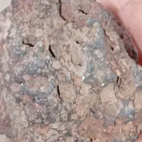 سنگ نمیدونم چیه آهن ربا میکشد