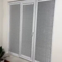 پرده پلیسه پشت دری کرکره پلیسان هانیکوم