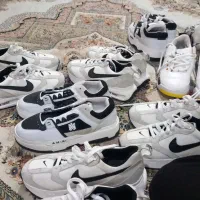 با سلام تعداد ۴۰ عدد کتونی بفروش میرسد