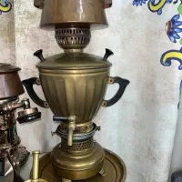 سماور نفتی برنجی با سینی زیرش