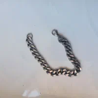 یک دسبند زنجری