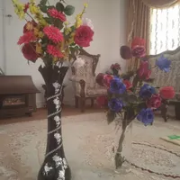 دوعدد گل با گلدان