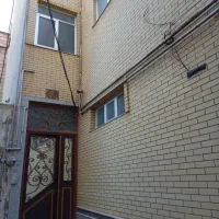 آپارتمان‌همکف‌به‌متراژ‌۱۲۰متر‌دارای‌حیاط