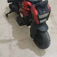 یک دستگاه موتور شارژی ویک دستگاه ماشین شارژی