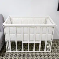 تخت (گهواره ای ) کنار مادر نوزادی