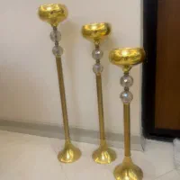 شمعدان کنار سالنی و رومیزی