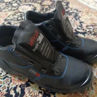 لباس کار و کفش کار