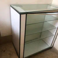 میز،ویترین یا پیش خوان یا کانتر در حد نو ام دی اف