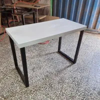 میز اقتصادی ملامینه پایه ستونی آهنی نیوفس زیبا
