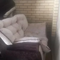 مبلمان کارکرده با عسلی ویک عدد میز تلویزیون