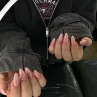 تخفیف کاشت ناخن و ترمیم و مژه