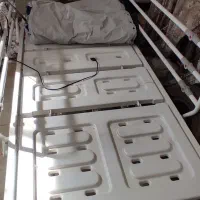 تخت بیمارستانی