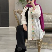 تعدادی مانتو و لباس مجلسی