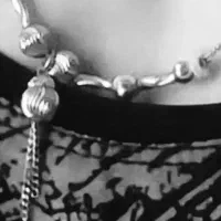 گم شدن گردنبند توپی ماه و ستاره