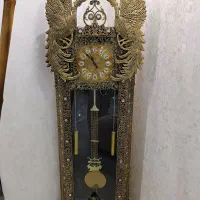 ساعت برنز بزرگ ایستاده