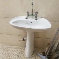 روشویی و شیر