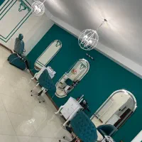 اجاره میز ناخن و مژه در سالن زیبایی