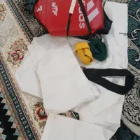 لباسو وسیله‌ی تکواندو وکاراته