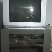 تلویزیون ۲۹اینچ صفحه تخت پارس بهمراه میز ام دی اف