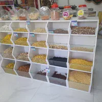 فروش فوری کلی دکوراسیون مغازه آجیل و خشکبار وشکلات