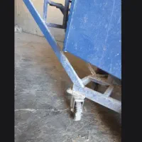 کارگر مرغداری