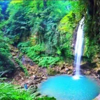 گروه خانوادگی طبیعت گردی و کوهنوردی آبشار