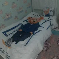 تخت یک نفره به همراه آینه و دراور ۴ کشو