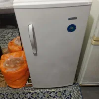 مینی یخچال ایستکول ۹فوت|یخچال و فریزر|پره‌سر, |دیوار