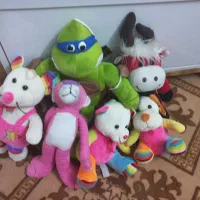 تعدادی عروسک در حد نو