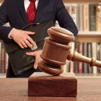 مشاوره رایگان با وکیل پایه یک دادگستری