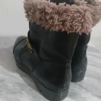 کفش|کیف، کفش، کمربند|شاهین دژ, |دیوار