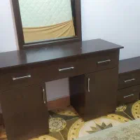 میز ارایشی با آینه و دوعدد پاتختی