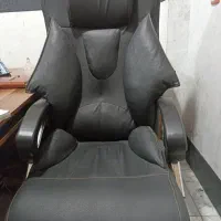 میز و صندلی دفتر کار در حد نو|دفتر کار|زاهدان, |دیوار