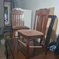 میز ناهار خوری و تخت دو نفره