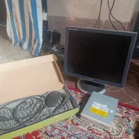 مانیتور و کیبورد