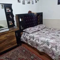 سرویس خواب تخت خواب دو نفره و میز تلویزیون