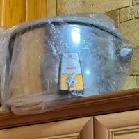 میز نهارخوری،پرده،گلدان کنارسالنی،پلوپز،لوستر|میز و صندلی غذاخوری|نوشهر, |دیوار