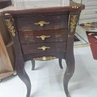 میز تلفن سالم و قدیمی ،شیک