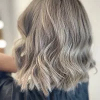 مدل برای رنگ و لایت